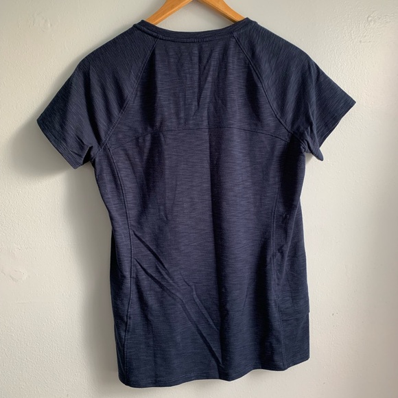 L.L. Bean Women’s Short Sleeve Crewneck Trail Tee Navy Blue - Picture 4 of 6